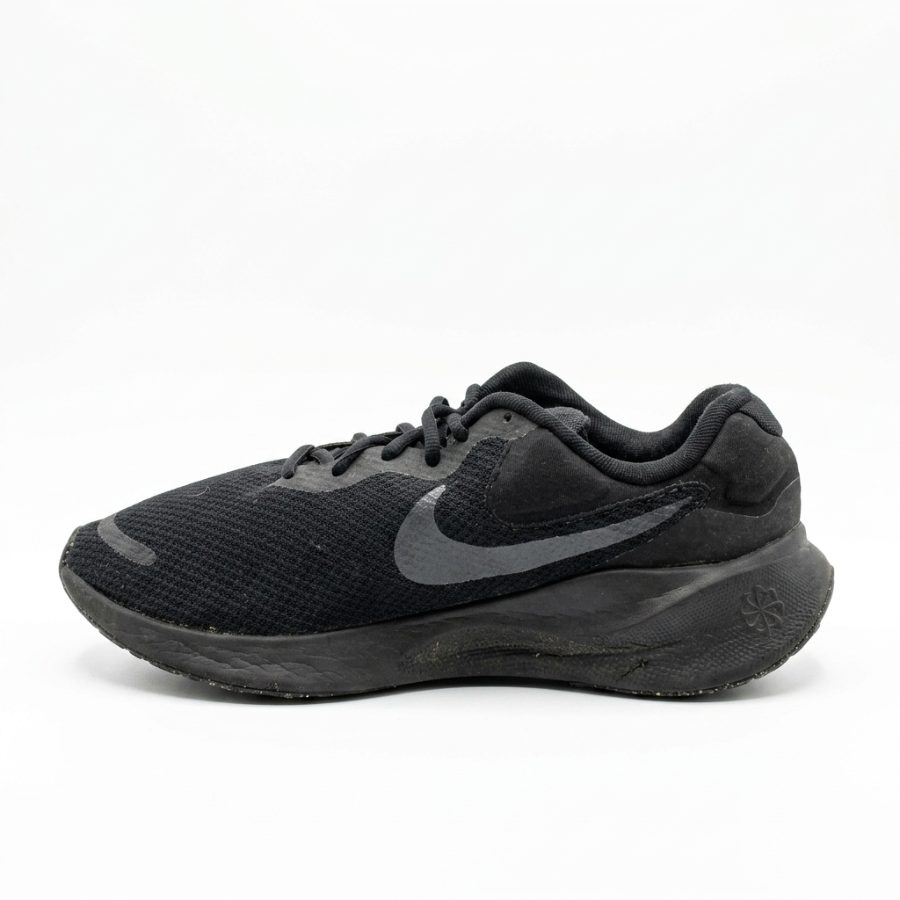 Nike Revolution 7