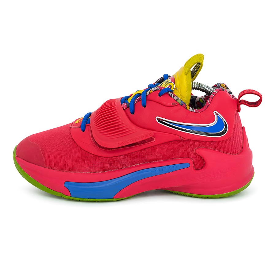 Nike UNO x Zoom Freak 3