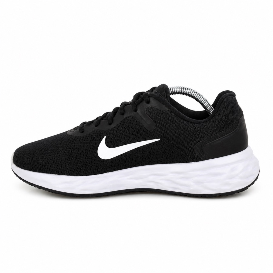 Nike Revolution 6